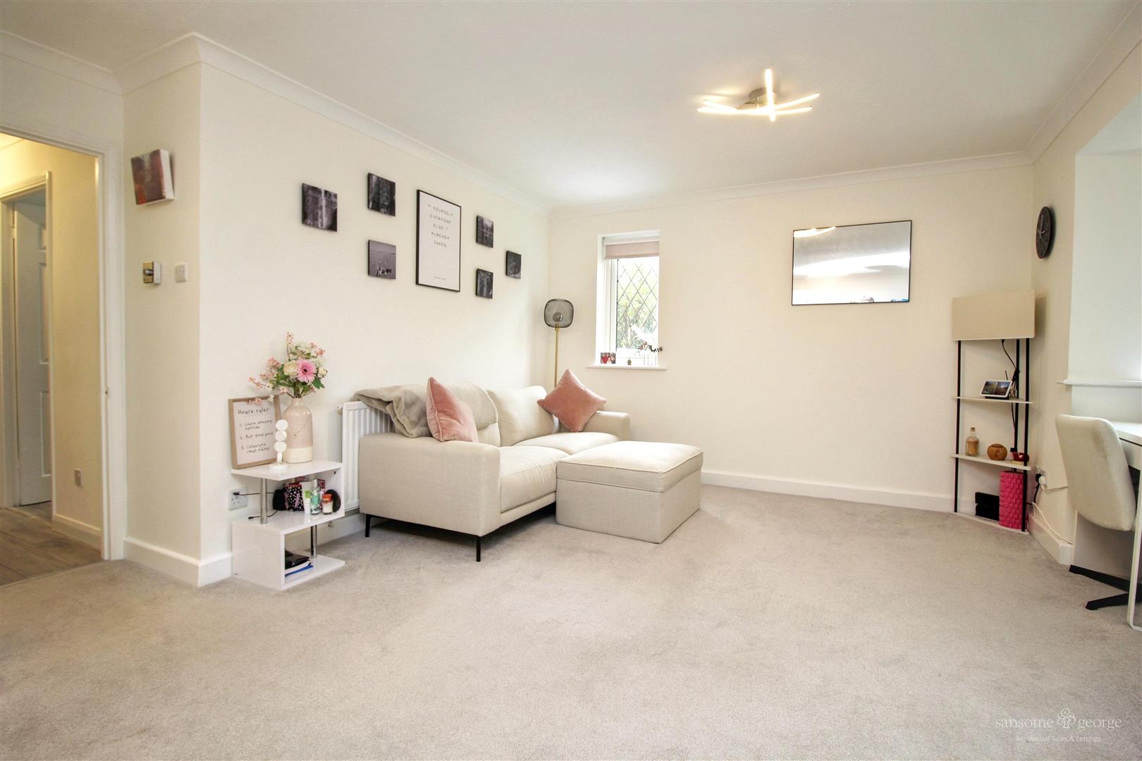 Ashmere Close, Calcot, Reading